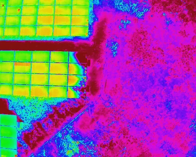 パネル洗浄・ドローン診断